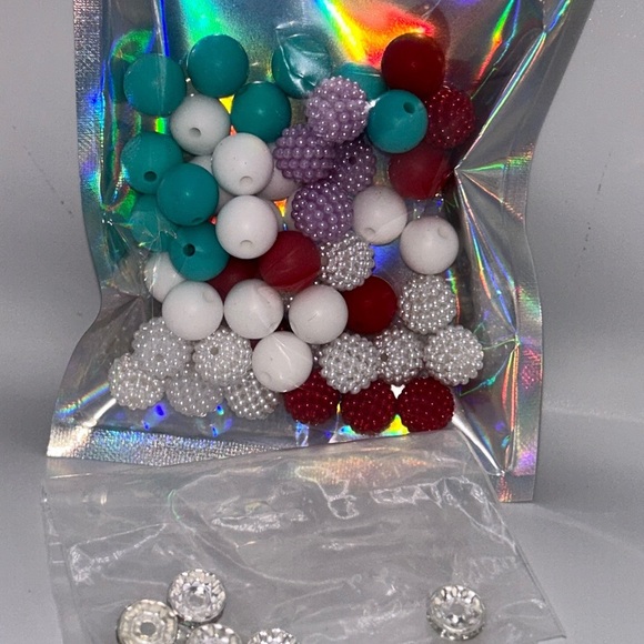 Colorful silicone Beads and Rhinestone Set - Picture 2 of 3